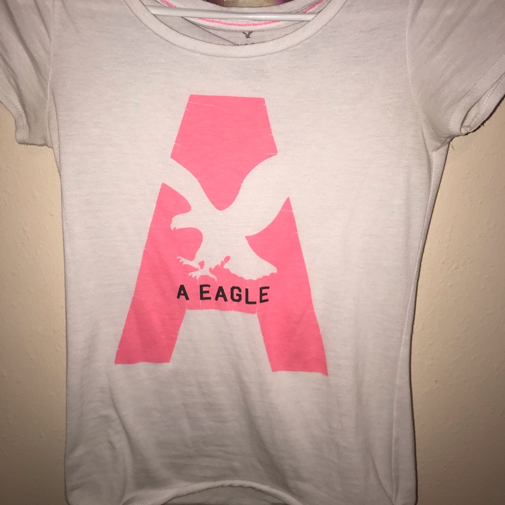 White American Eagle tee shirt!